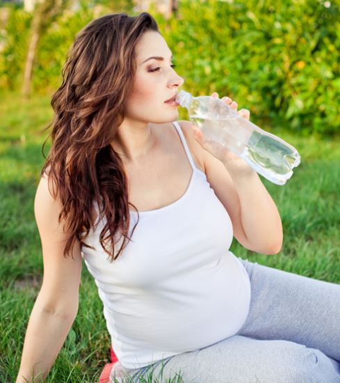 importancia agua embarazo
