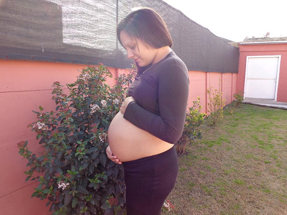 embarazada de 8 meses, 34 semanas de embarazo